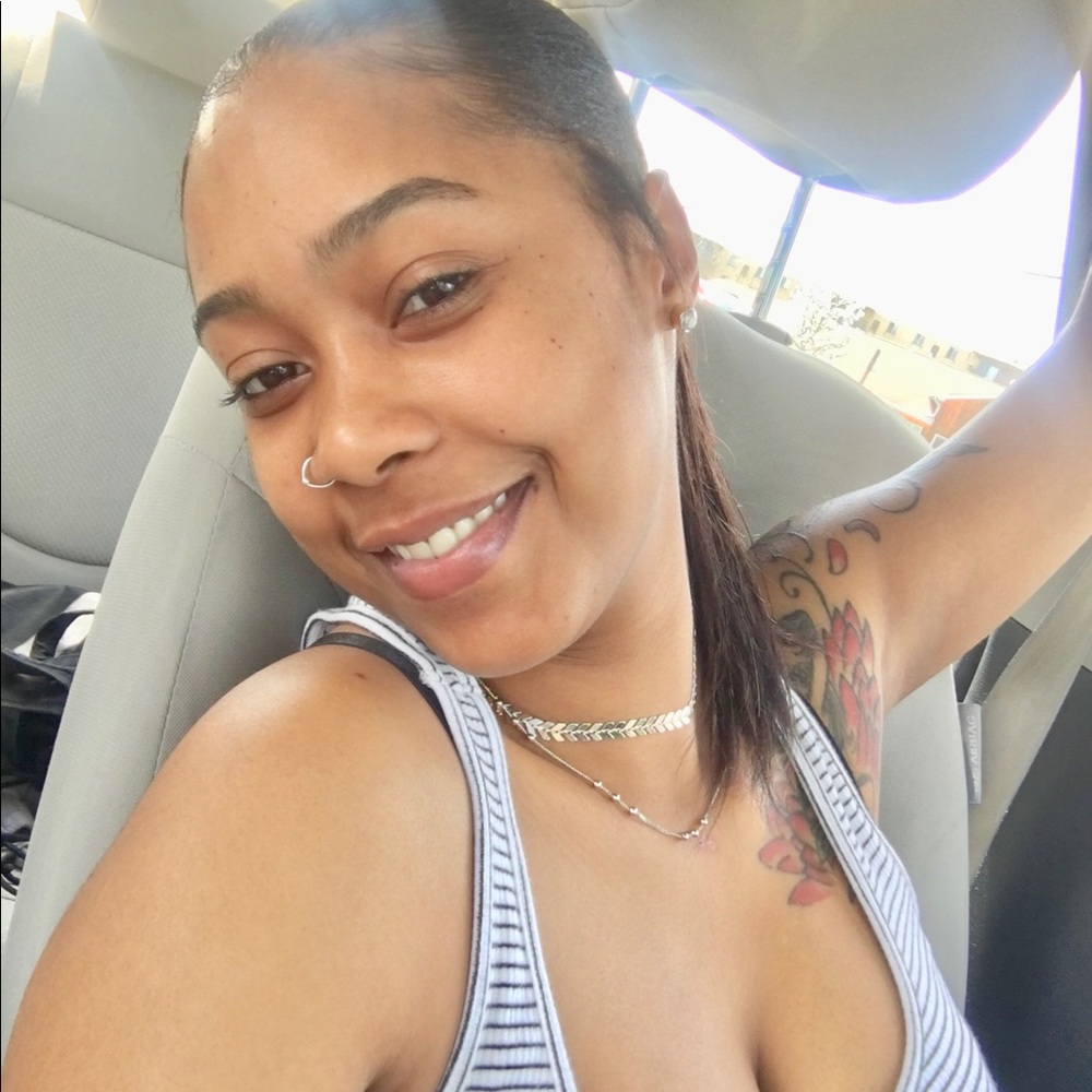 Meet your Posher, Brittni